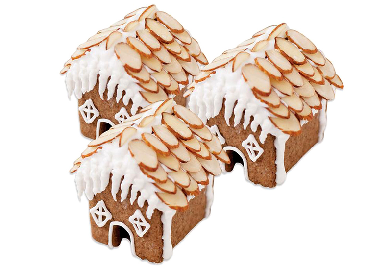 Illustration for article titled An All-in-One Cookie Cutter That Makes Bite-Size Gingerbread Houses